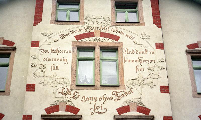Dresden-Trachau,  Roscherstr. 1, 29.10.1995.jpg